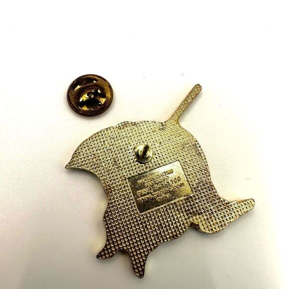 Vintage baseball player pin - Picture 4 of 7